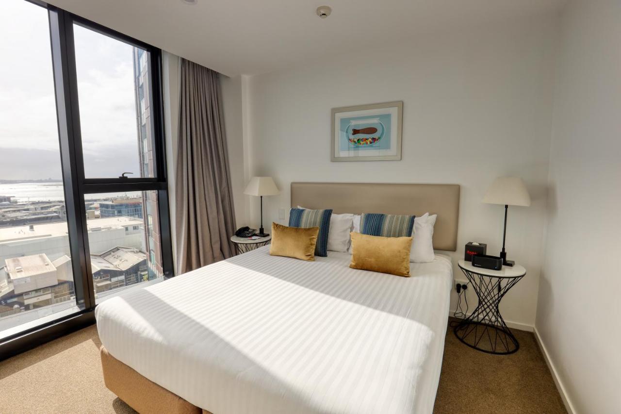 Ramada By Wyndham Victoria Street West Hotel 4*