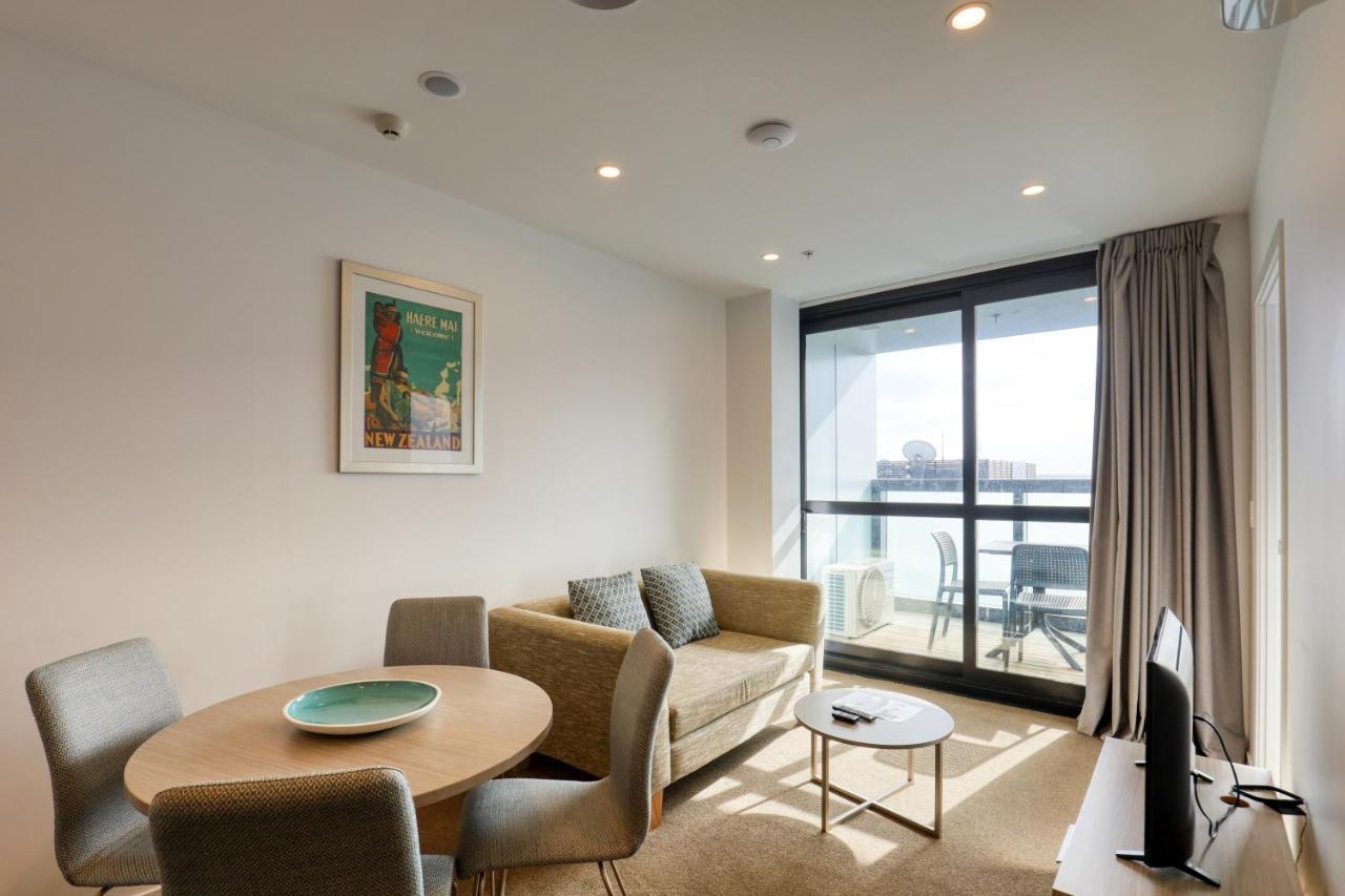 Ramada By Wyndham Victoria Street West 4*