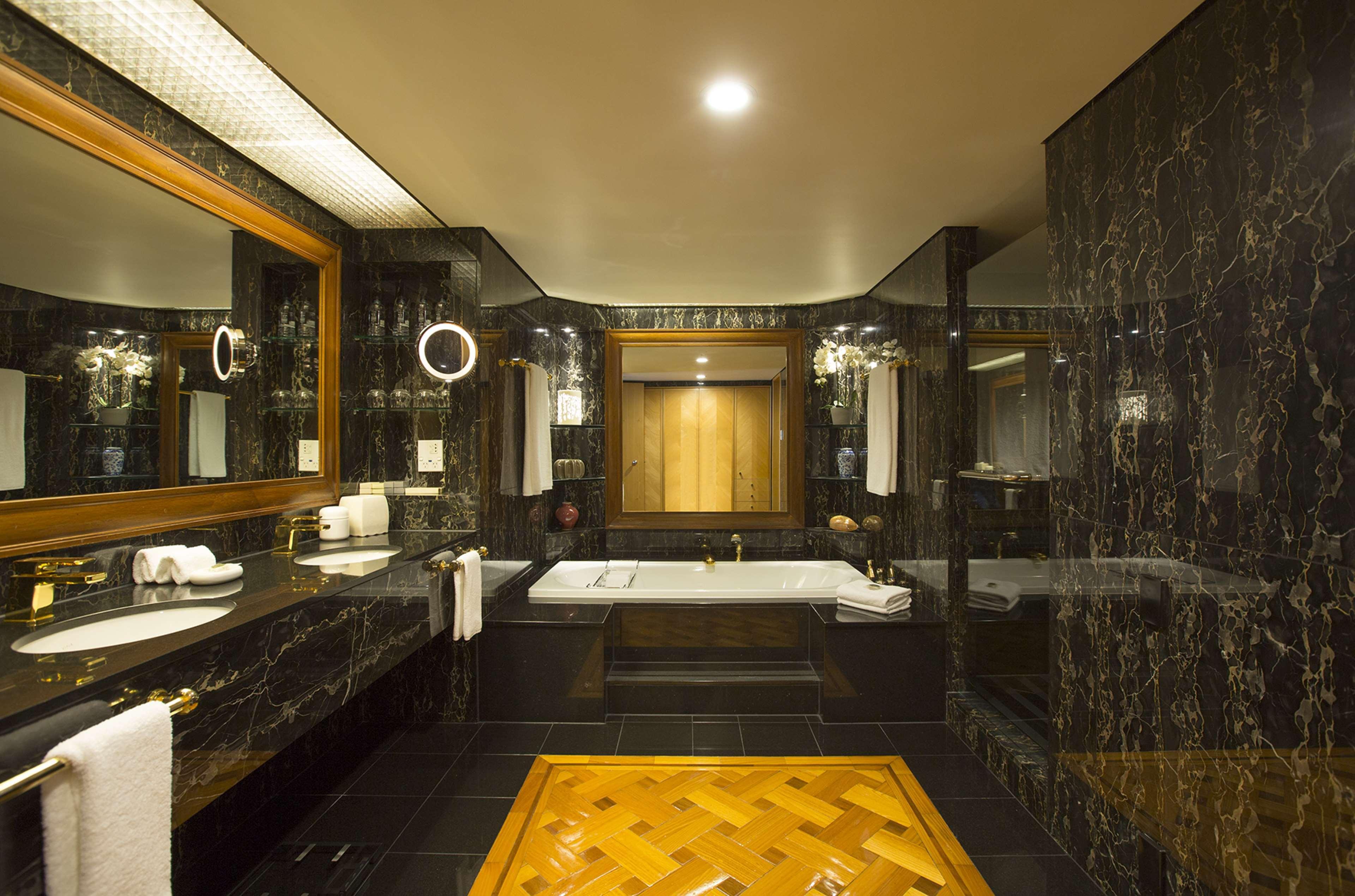 Jw Marriott Hotel 5*