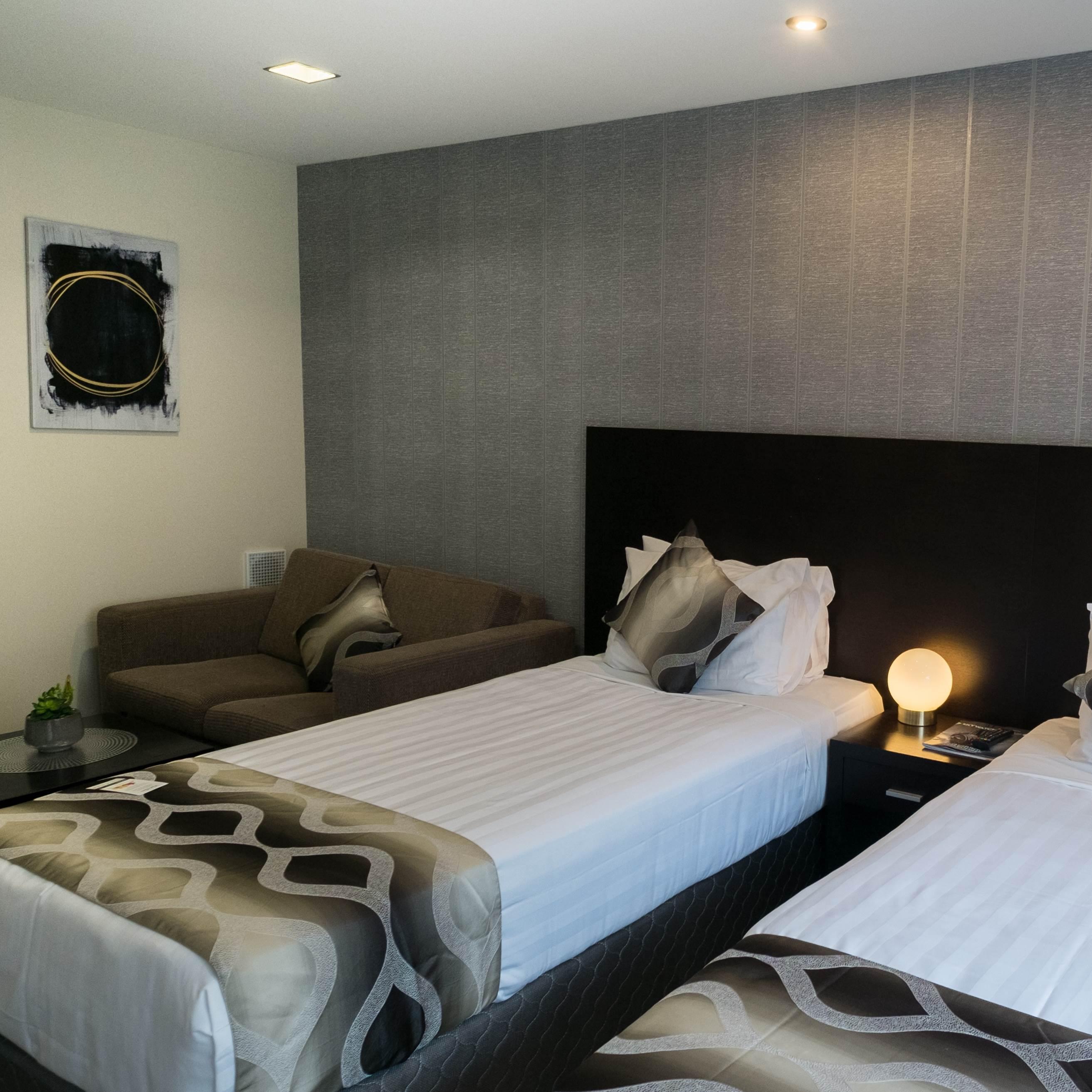 - Hobson St Aparthotel
