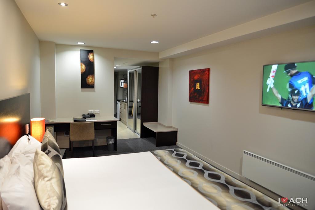 - Hobson St Aparthotel 4*