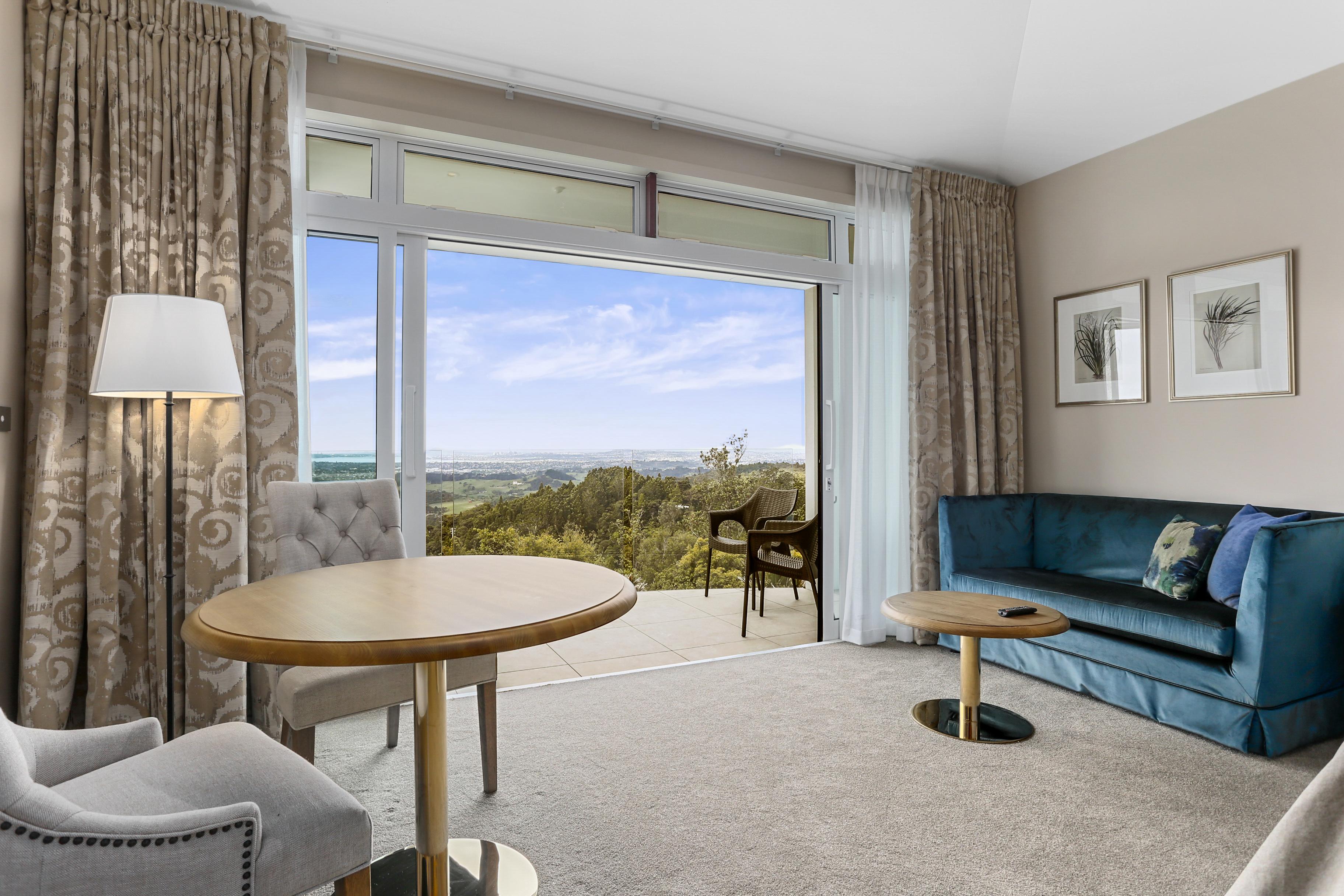 Hotel Waitakere &