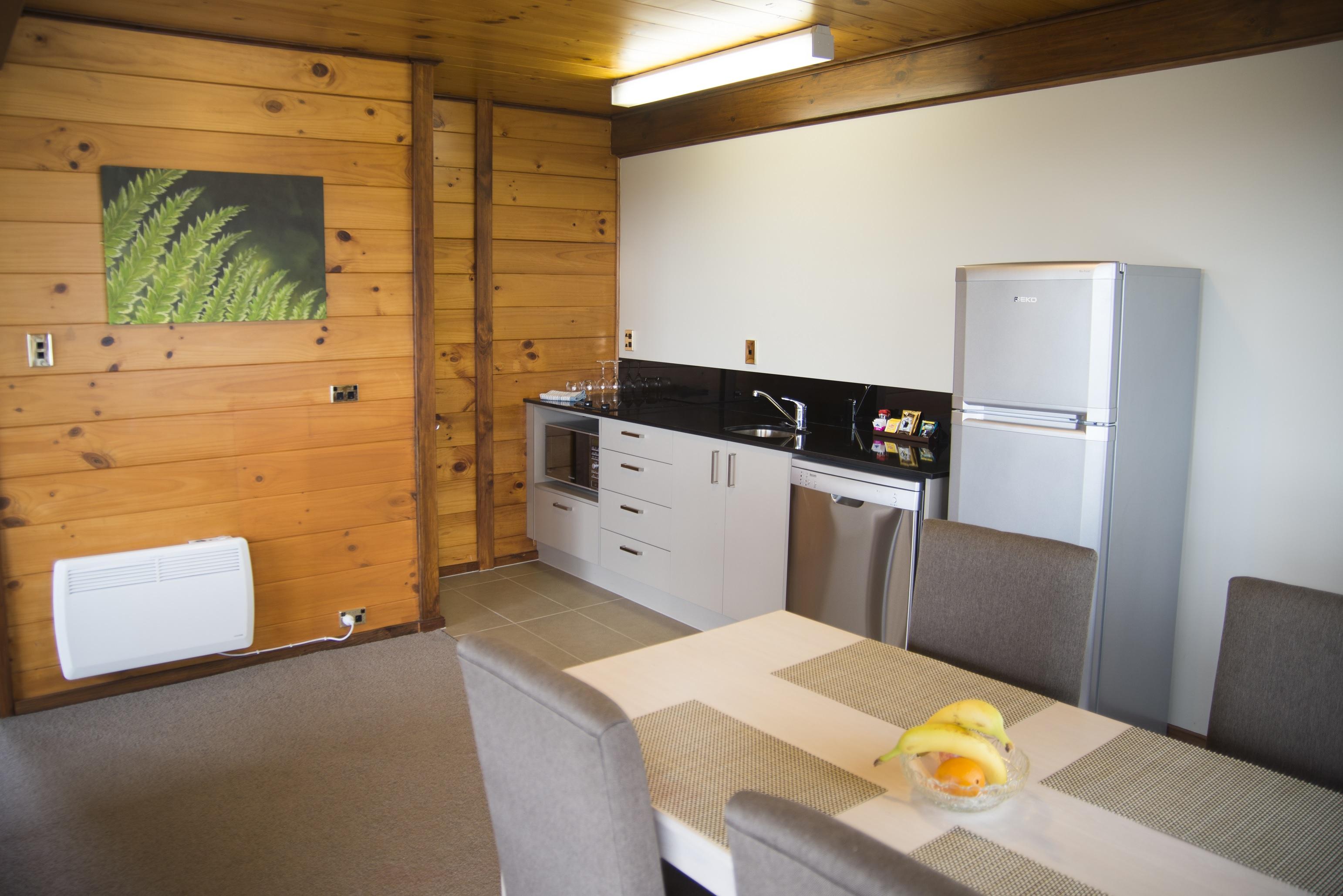 Hotel Waitakere & Auckland