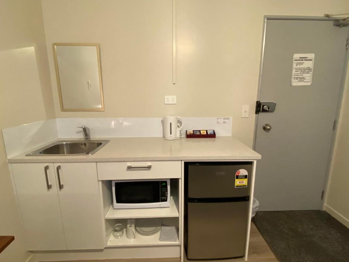 Airport Westney Guest house