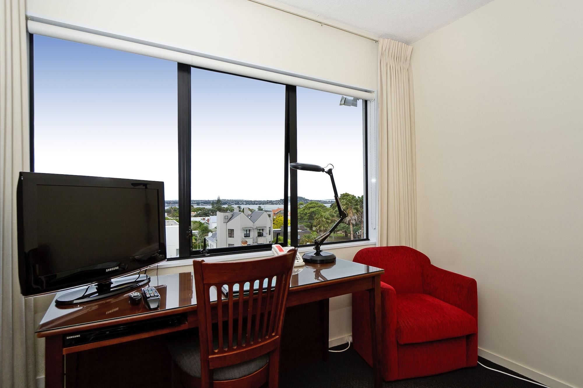 Aparthotel The Parnell & Conference Centre 4*