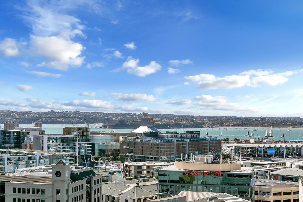 Apartment Corporate Gem + Rooftop Pool &