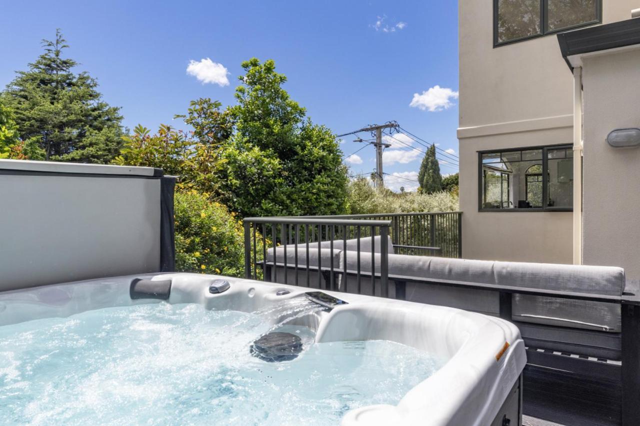 Holiday home Spa, Movies, Pool Table, Table Tennis In Ellerslie!