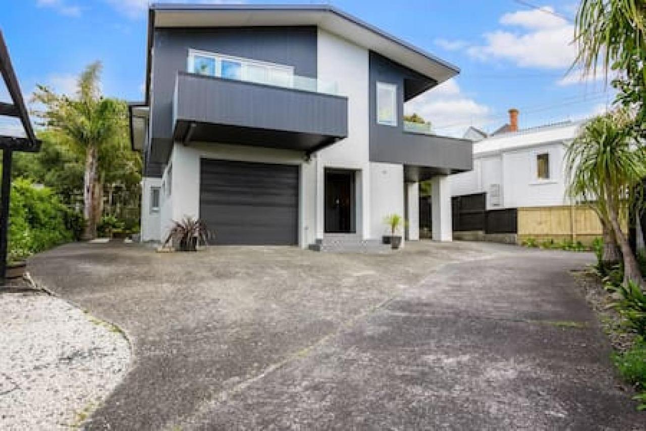 Holiday home Coastal Getaway With Seaview And Deck *