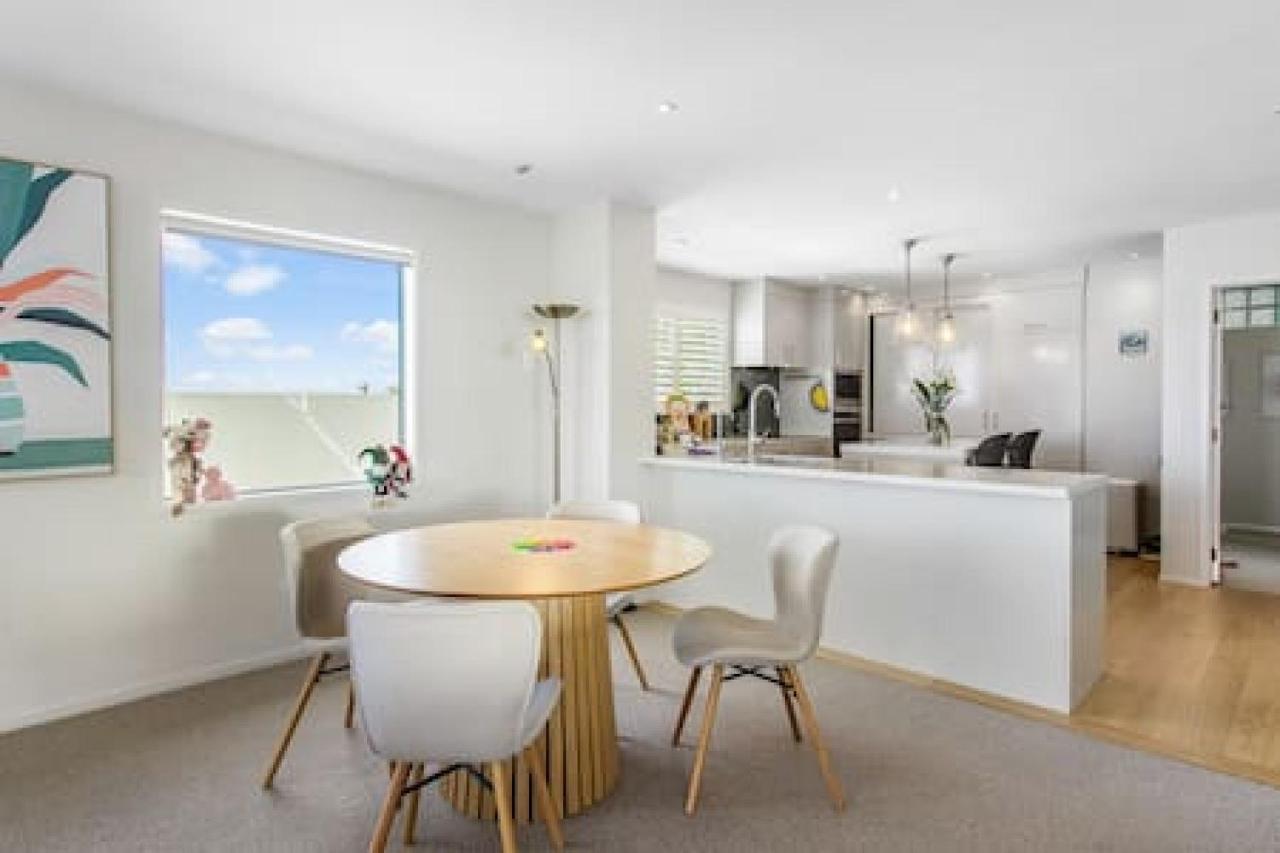 Holiday home Coastal Getaway With Seaview And Deck Auckland