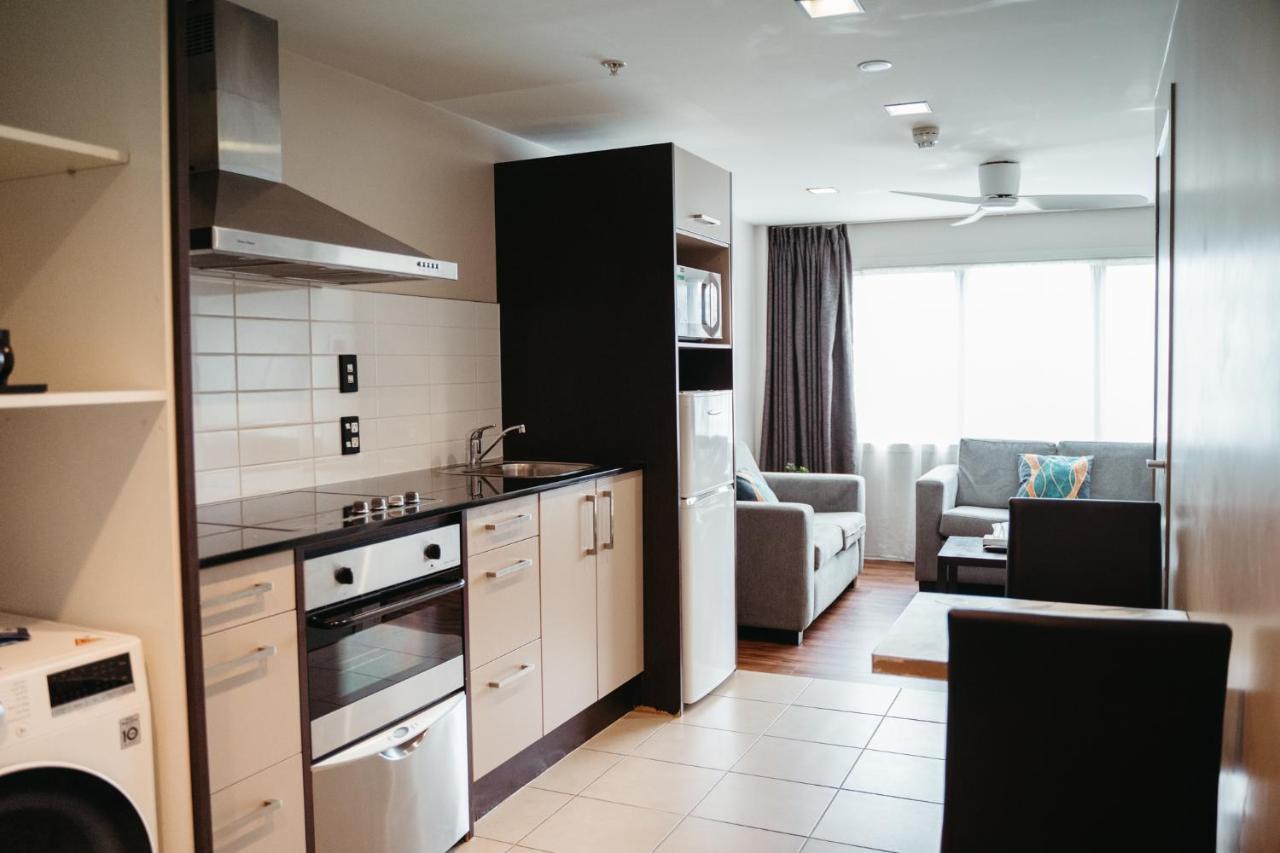 - Hobson St Aparthotel 4*