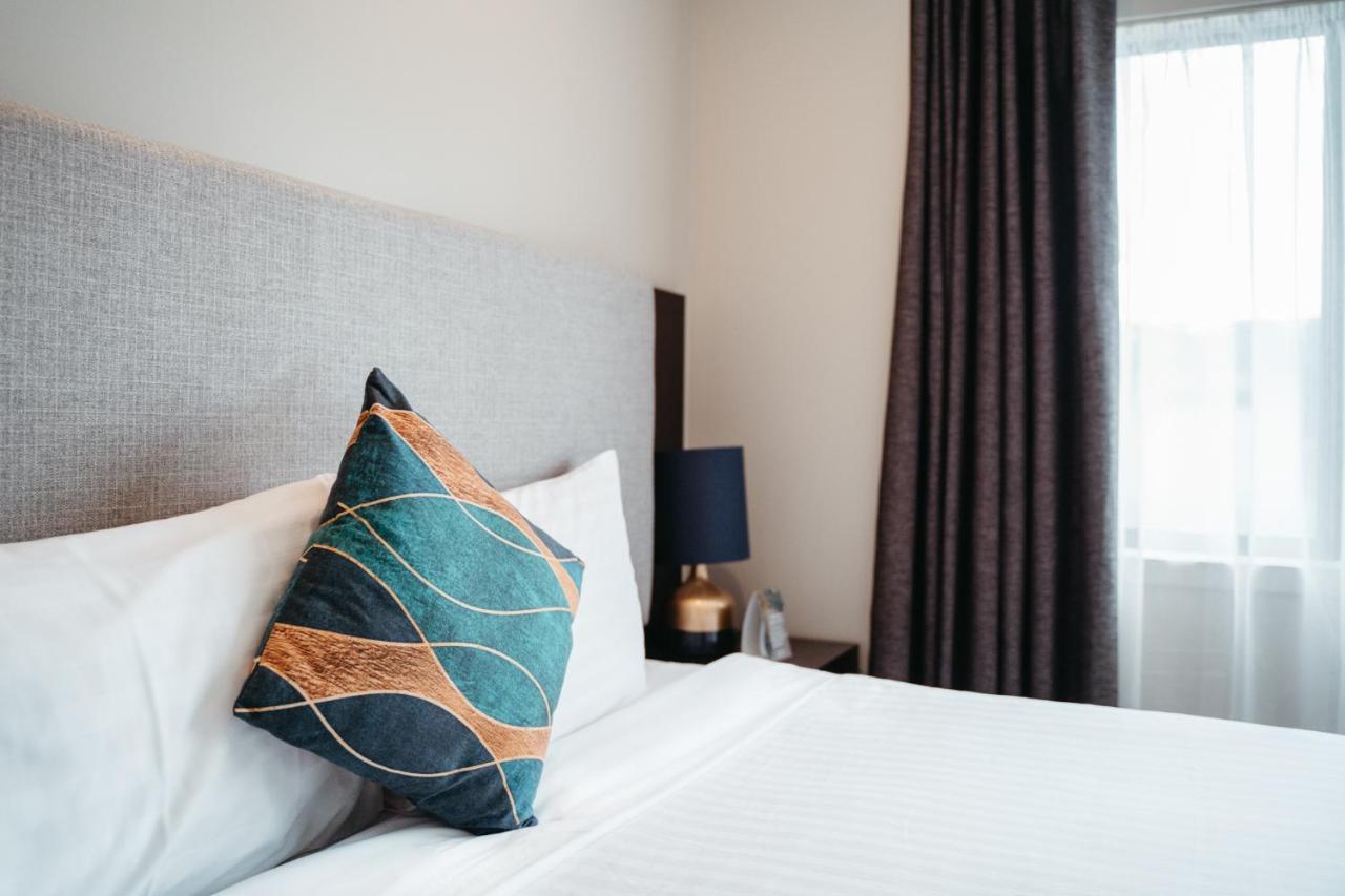 - Hobson St Aparthotel
