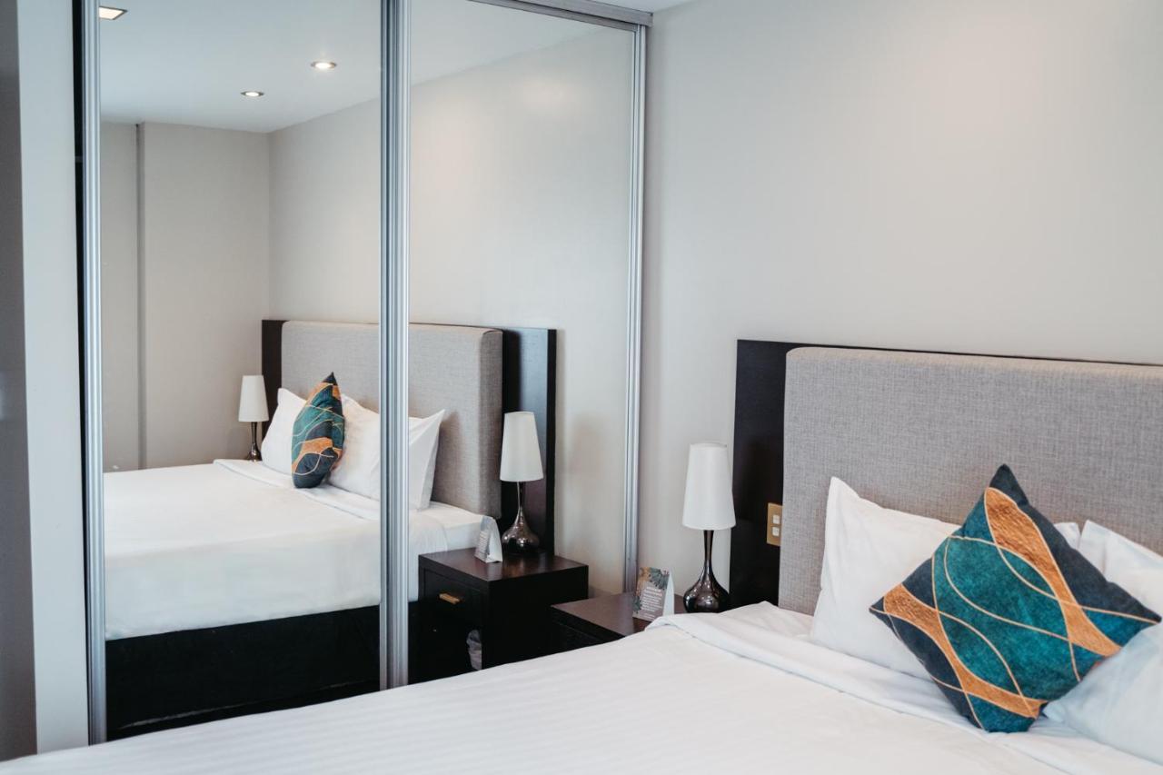 - Hobson St 4*