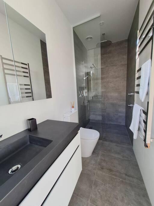 Grafton House Oasis, * Auckland