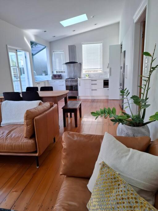 Villa Grafton House Oasis, *