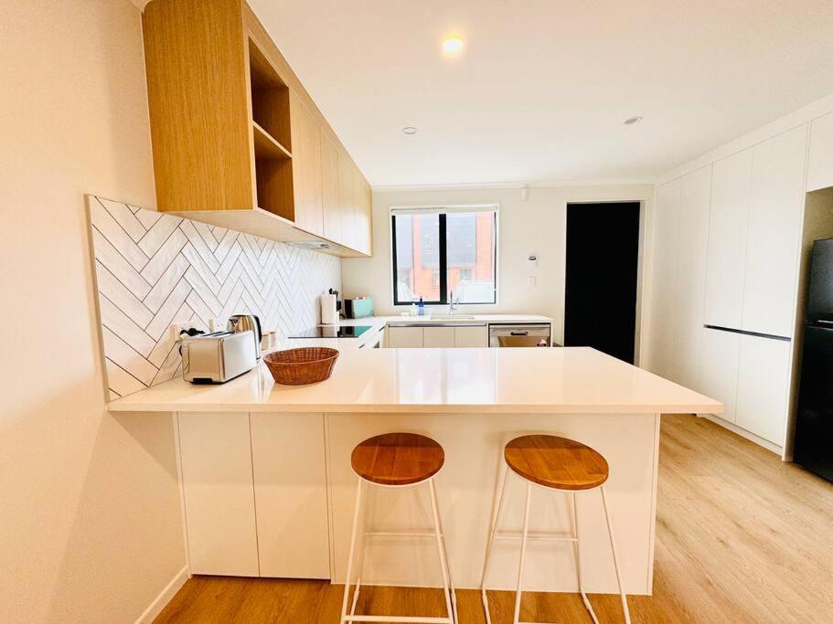 Apartment Henderson - 4-bedrooms Auckland