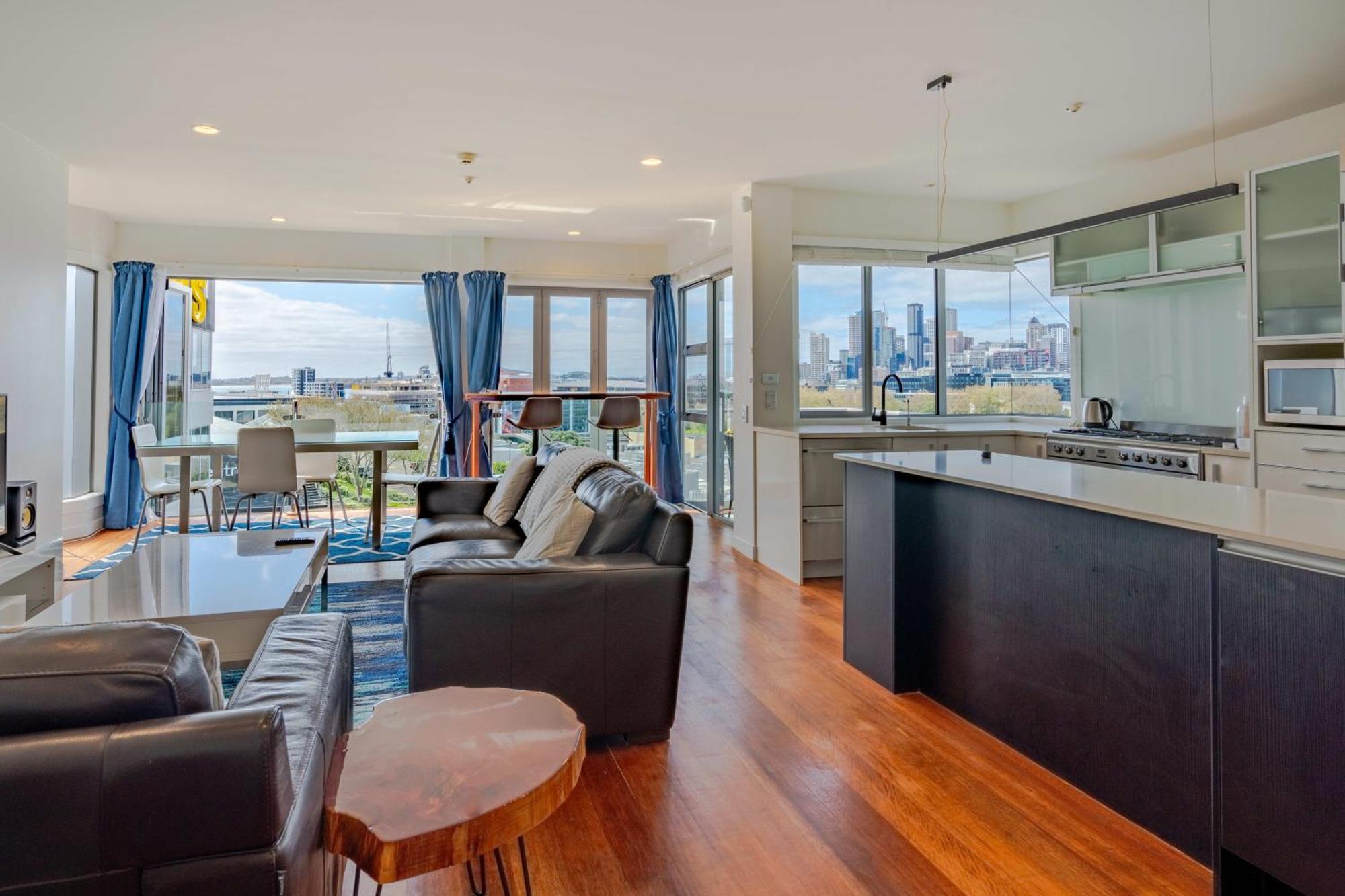 Split Level 125sqm Sub Penthouse Apartment *