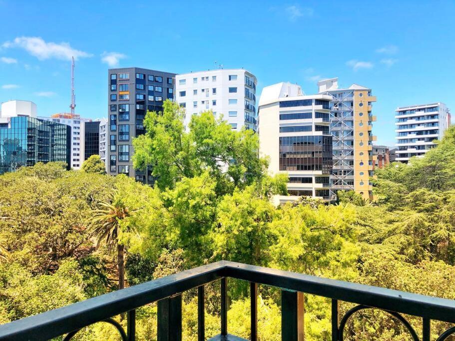 Apartment Spacious Park Views With Spa, Pool, Gym, Netflix