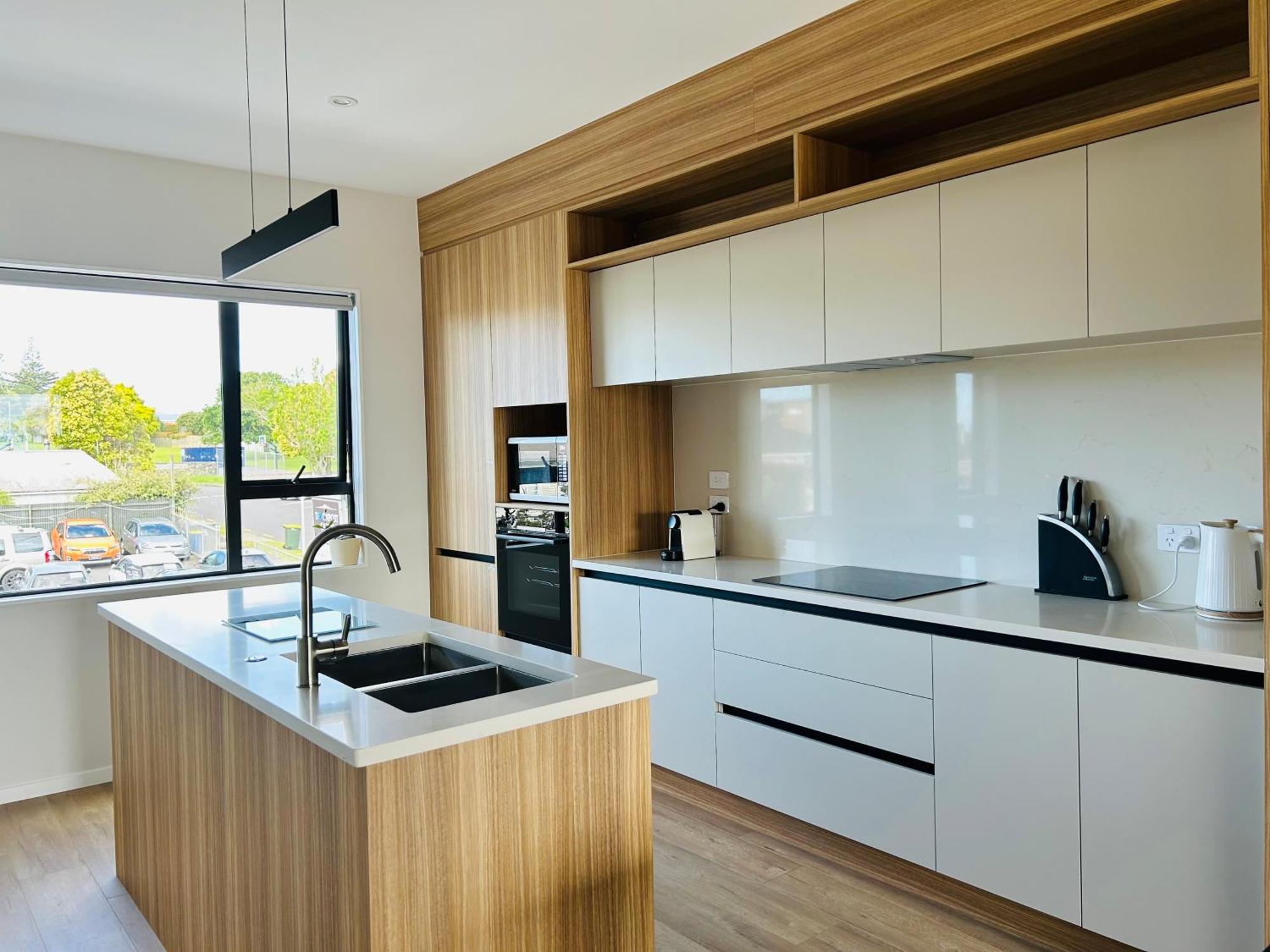 Quarter Apartment *