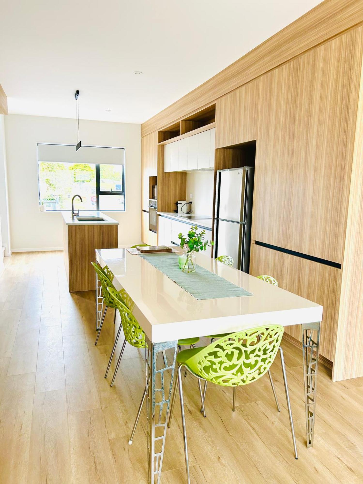 Quarter Apartment *