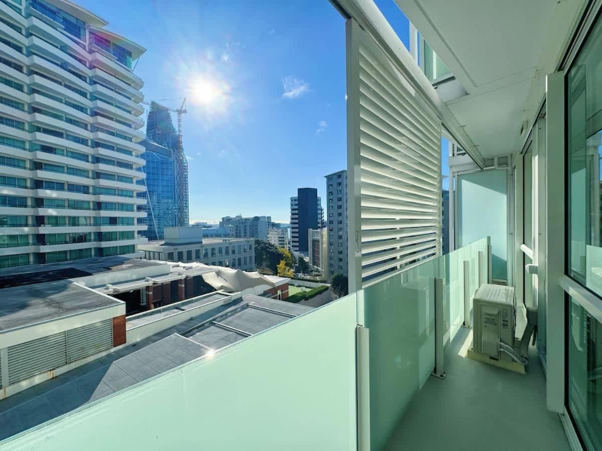 Apartment New & Modern Stylish 2br Vs Aircon In The Next To Park