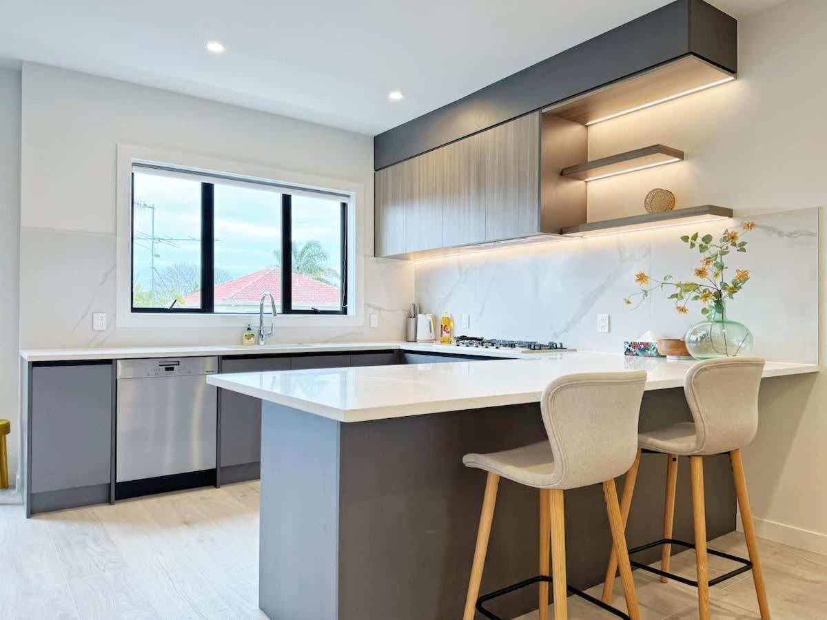 Holiday home A Away From - Luxury 4beds Asb Showgrounds & Cornwall Park *