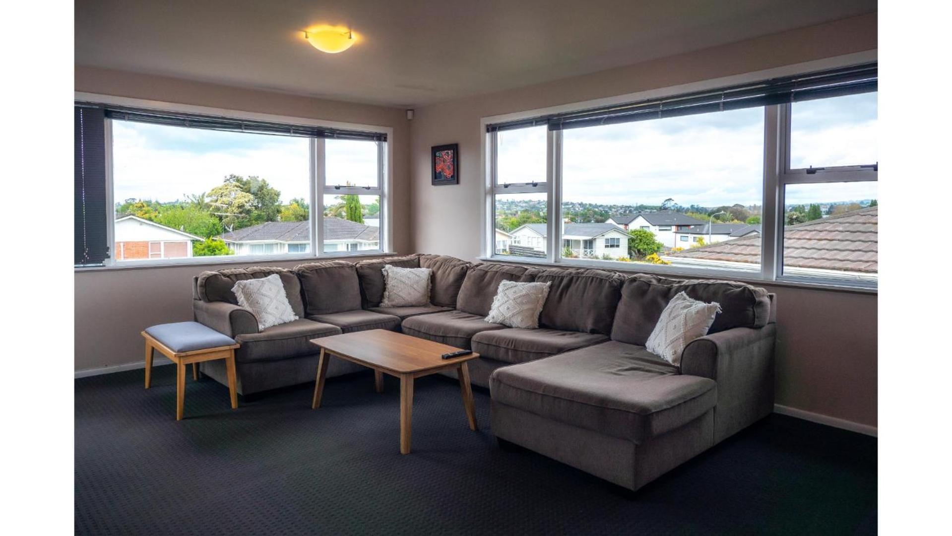 3-bedroom 2-bathroom Bright & Sunny Family Auckland