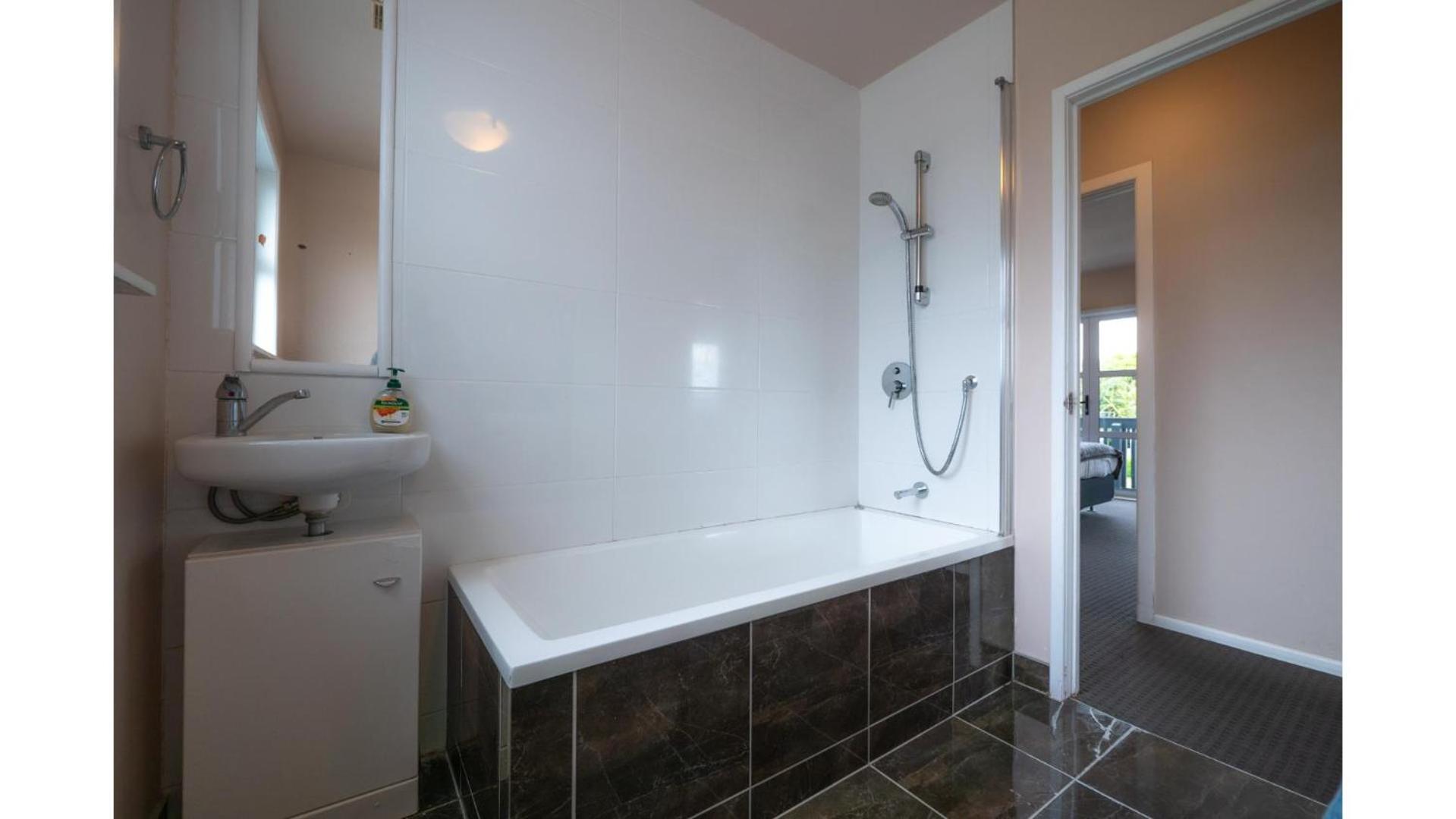 3-bedroom 2-bathroom Bright & Sunny Family * Auckland
