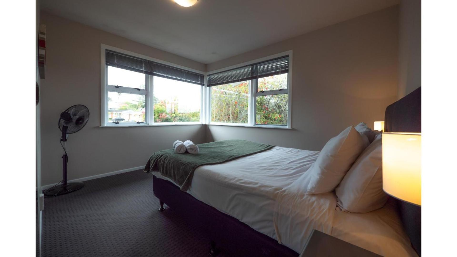 3-bedroom 2-bathroom Bright & Sunny Family