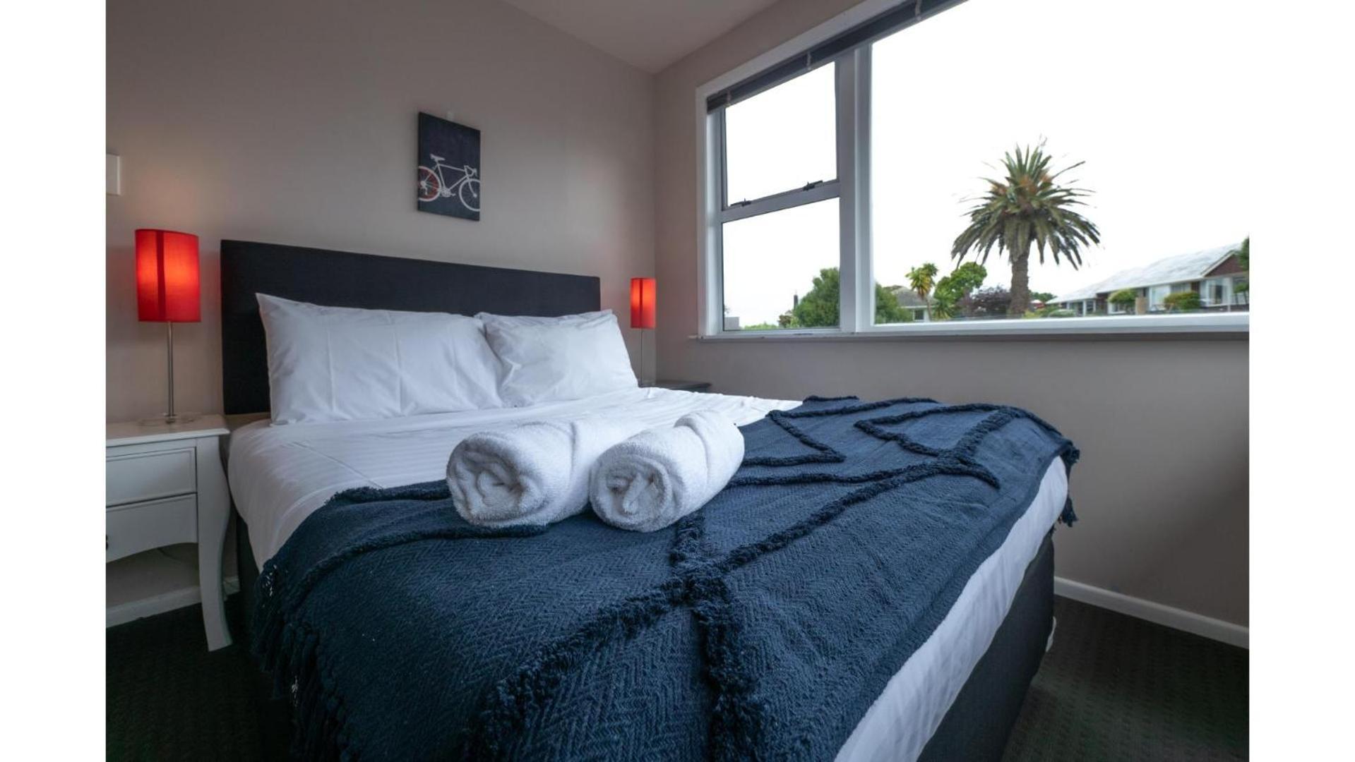 3-bedroom 2-bathroom Bright & Sunny Family *
