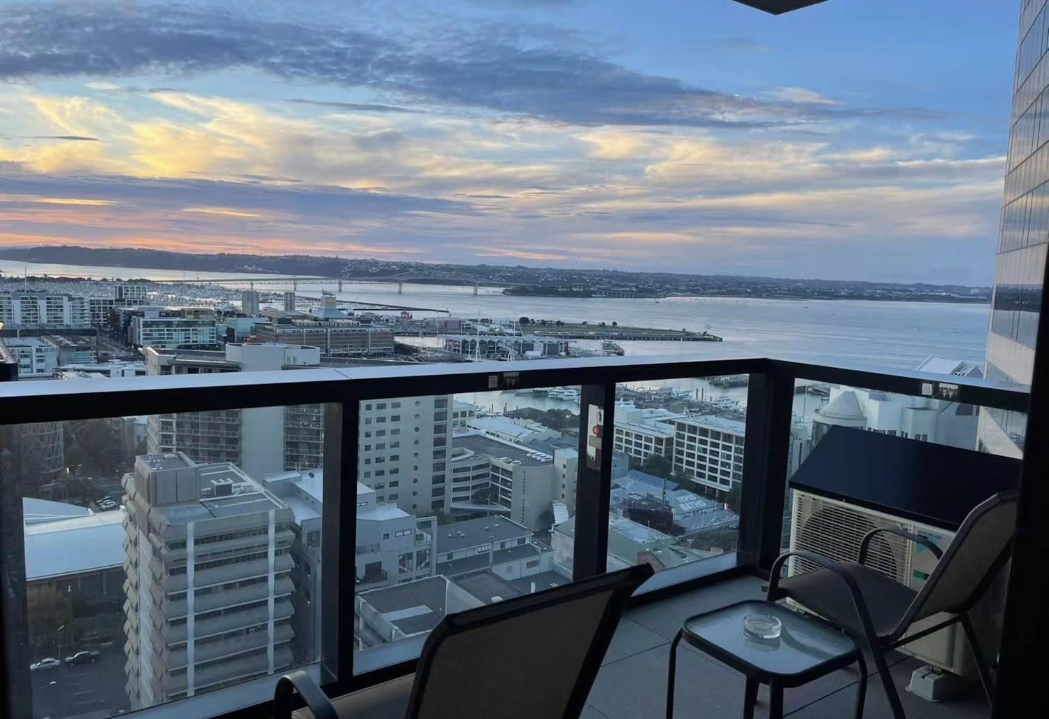 Gorgeous Seaview And Harbour View 2 Bedroom