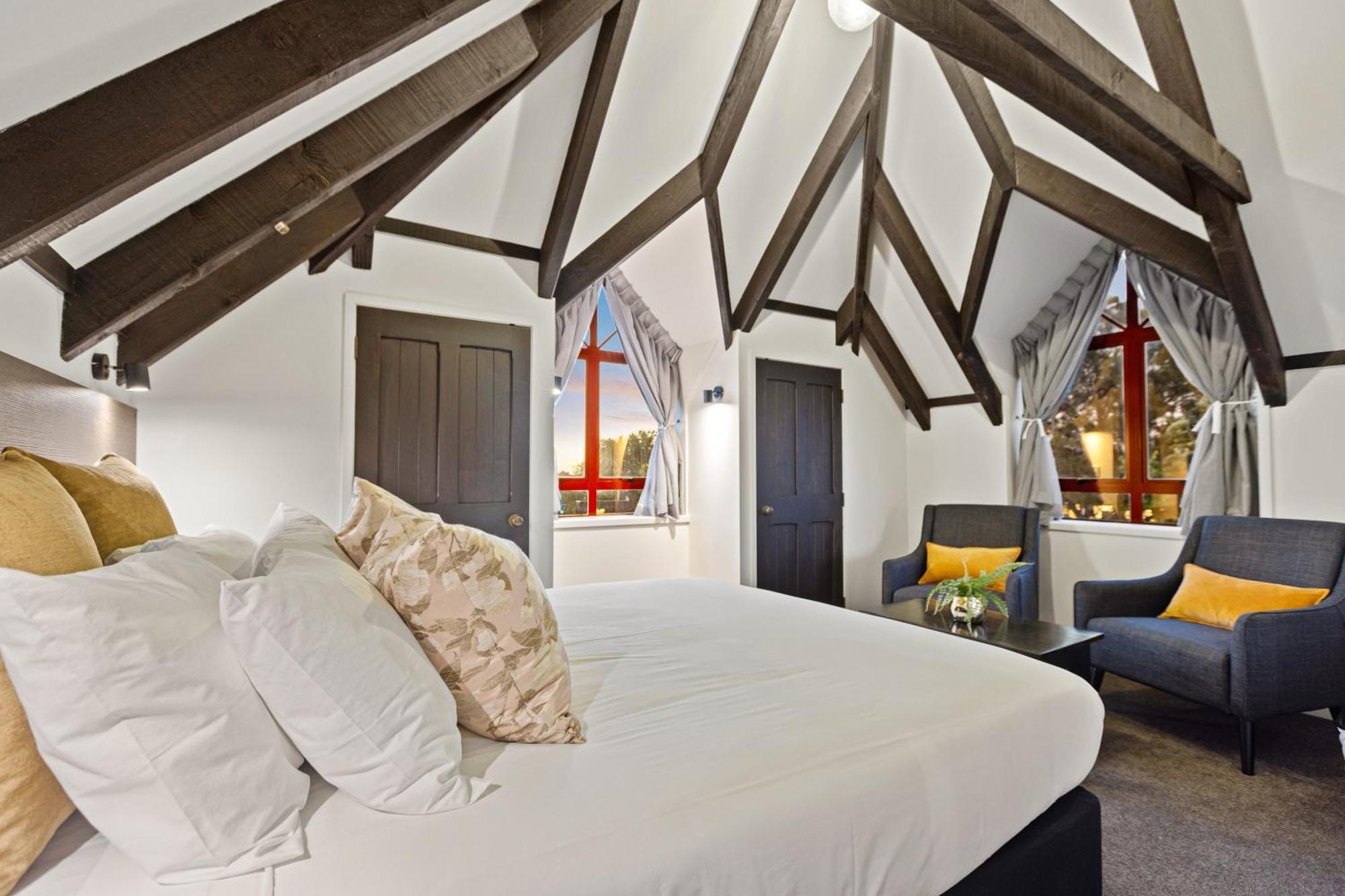 Knights 4* Auckland