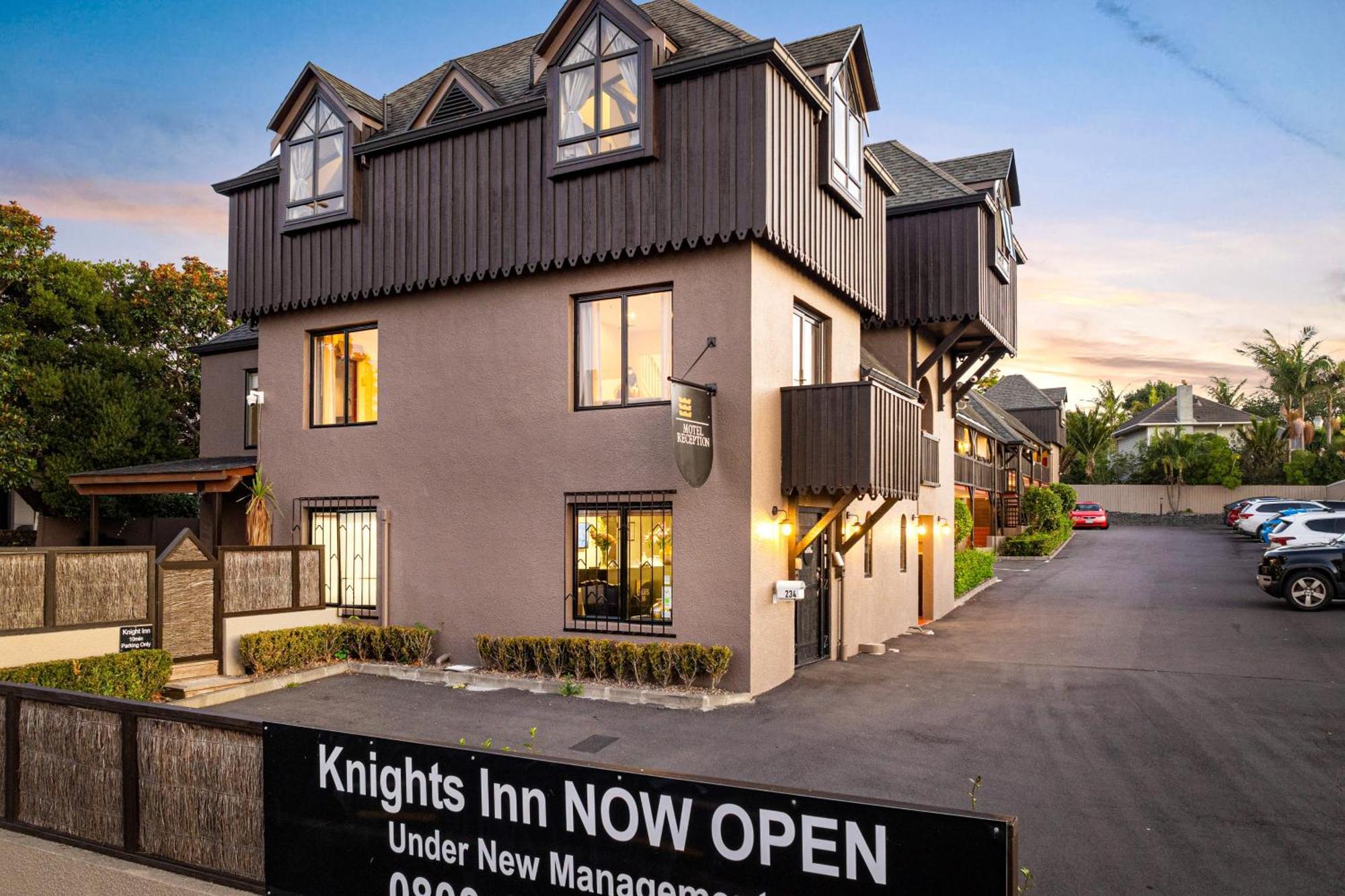 Knights 4*