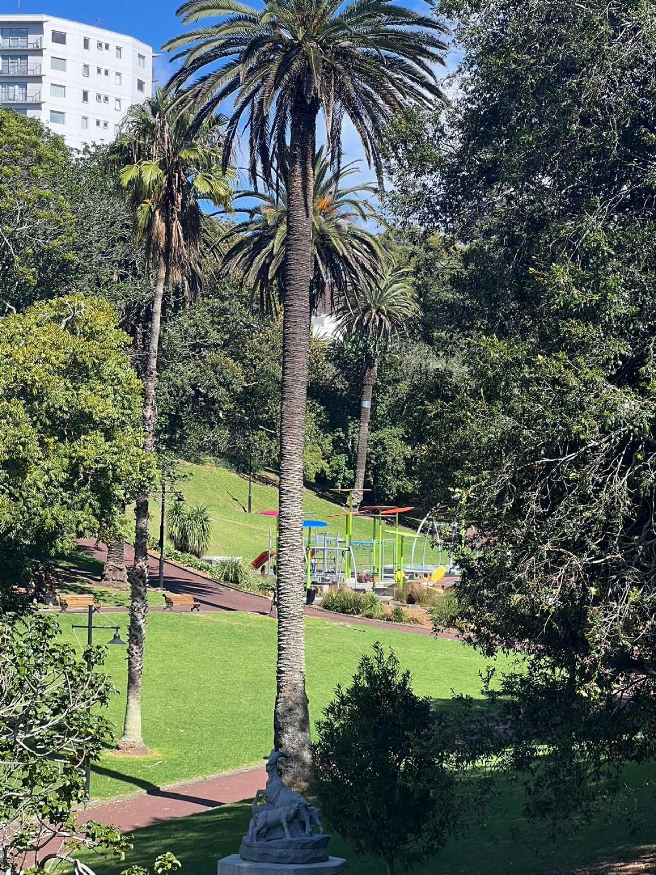Apartment Arthur House 2 Bedrooms Balcony Good View Parking Wifi