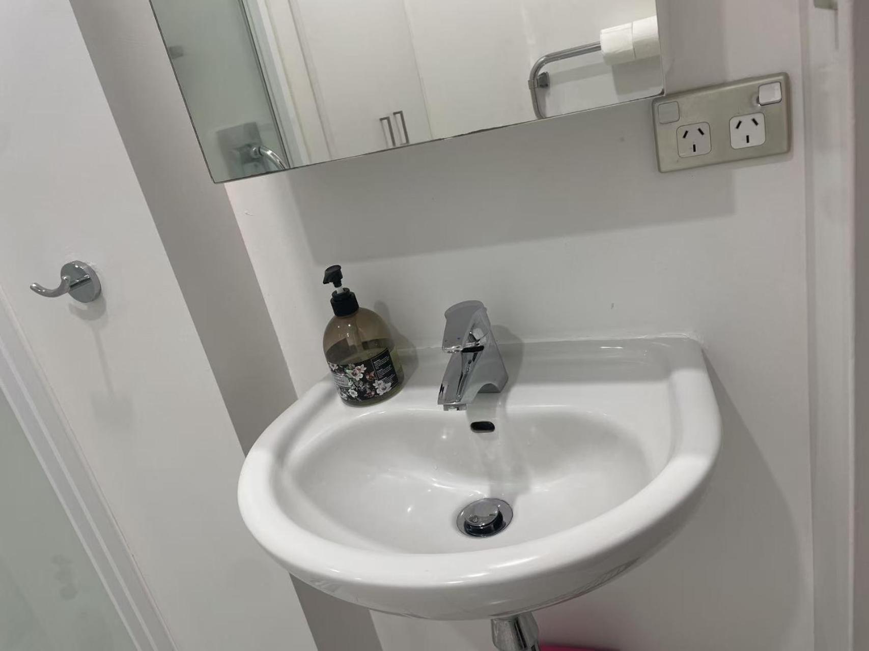 Arthur House 2 Bedrooms Balcony Good View Parking Wifi Apartment