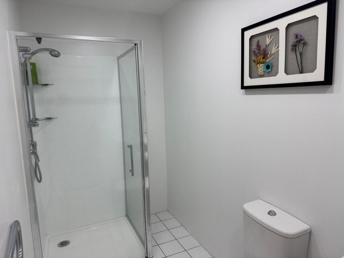 Penthouse Delight 3 Bd 2 Bth Free Carpark, Pool & Tennis Court * Auckland