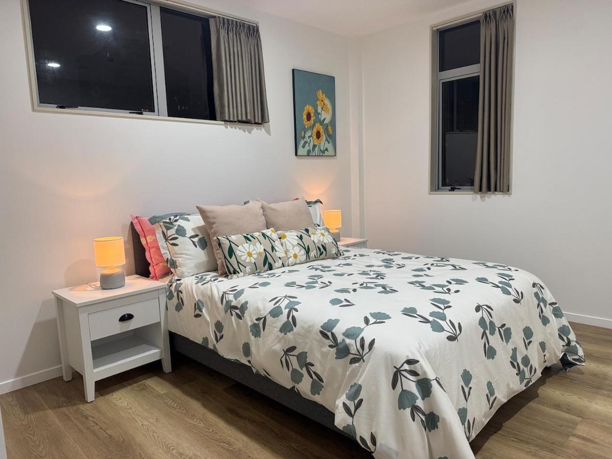 Apartment Penthouse Delight 3 Bd 2 Bth Free Carpark, Pool & Tennis Court