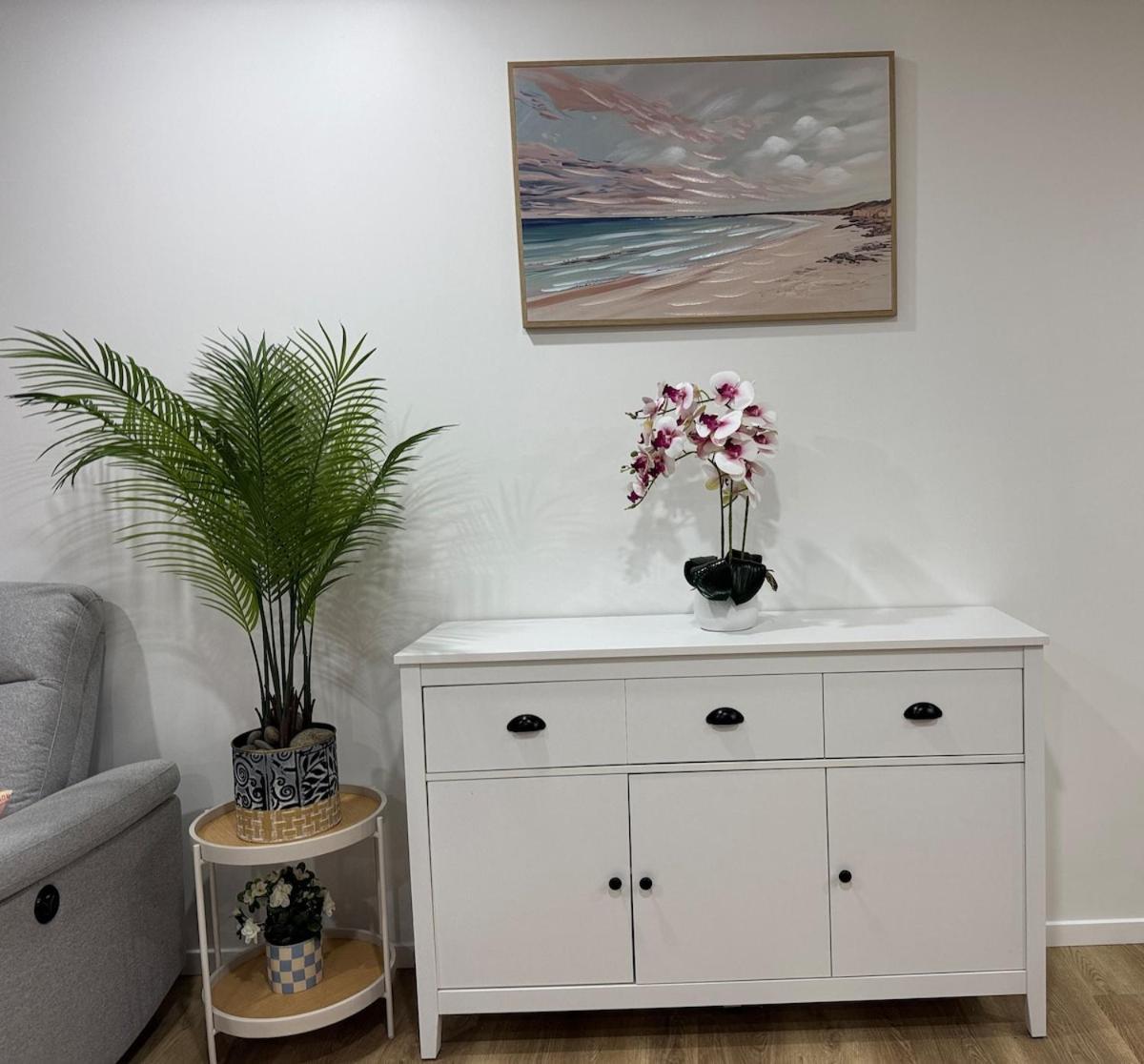 Apartment Penthouse Delight 3 Bd 2 Bth Free Carpark, Pool & Tennis Court
