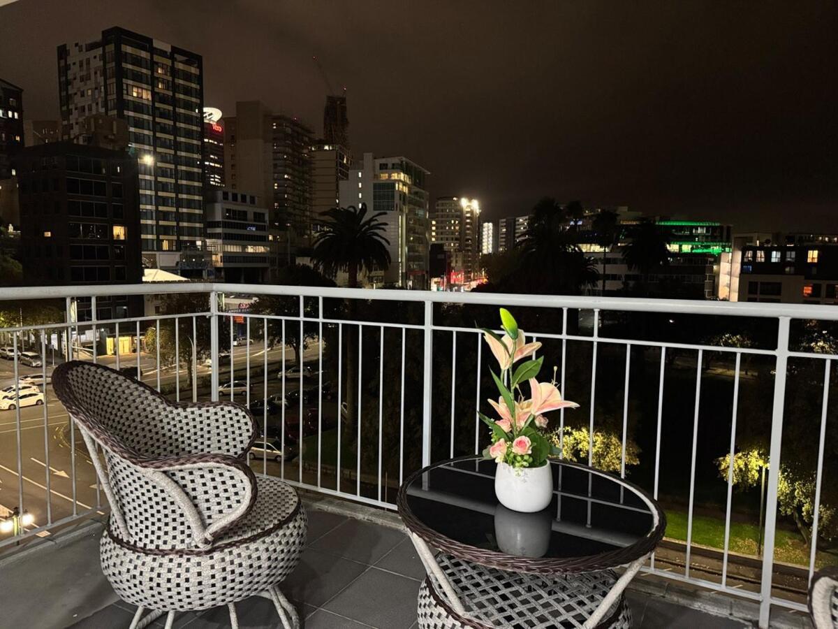Apartment Penthouse Delight 3 Bd 2 Bth Free Carpark, Pool & Tennis Court Auckland