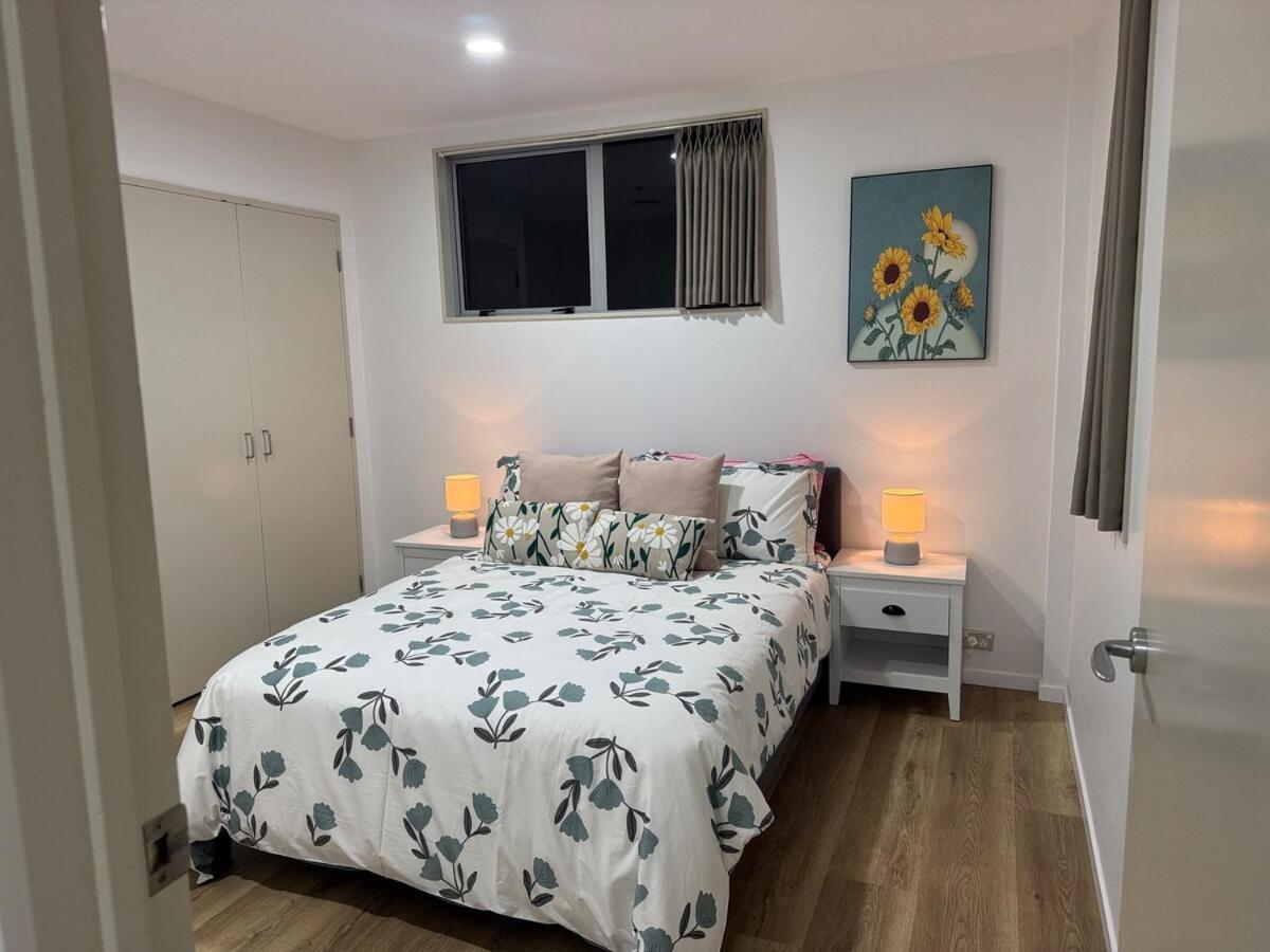 Apartment Penthouse Delight 3 Bd 2 Bth Free Carpark, Pool & Tennis Court