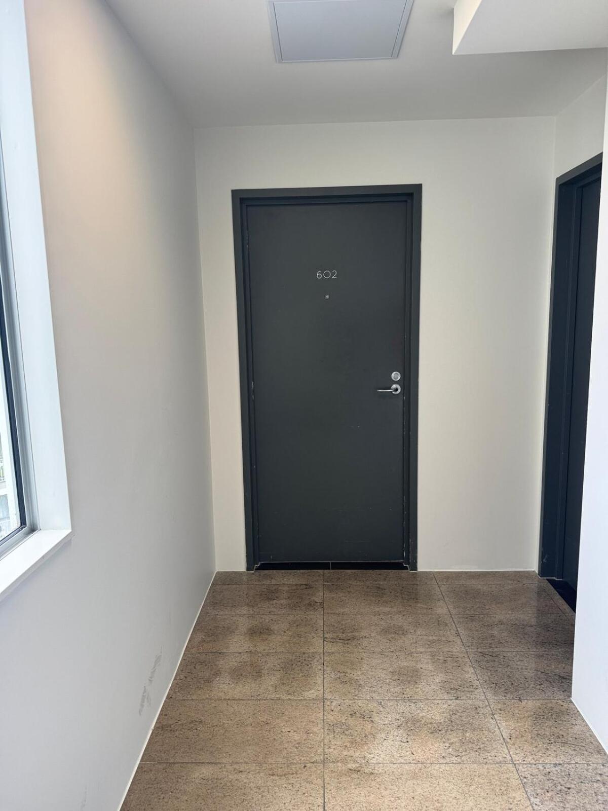 Penthouse Delight 3 Bd 2 Bth Free Carpark, Pool & Tennis Court Apartment Auckland