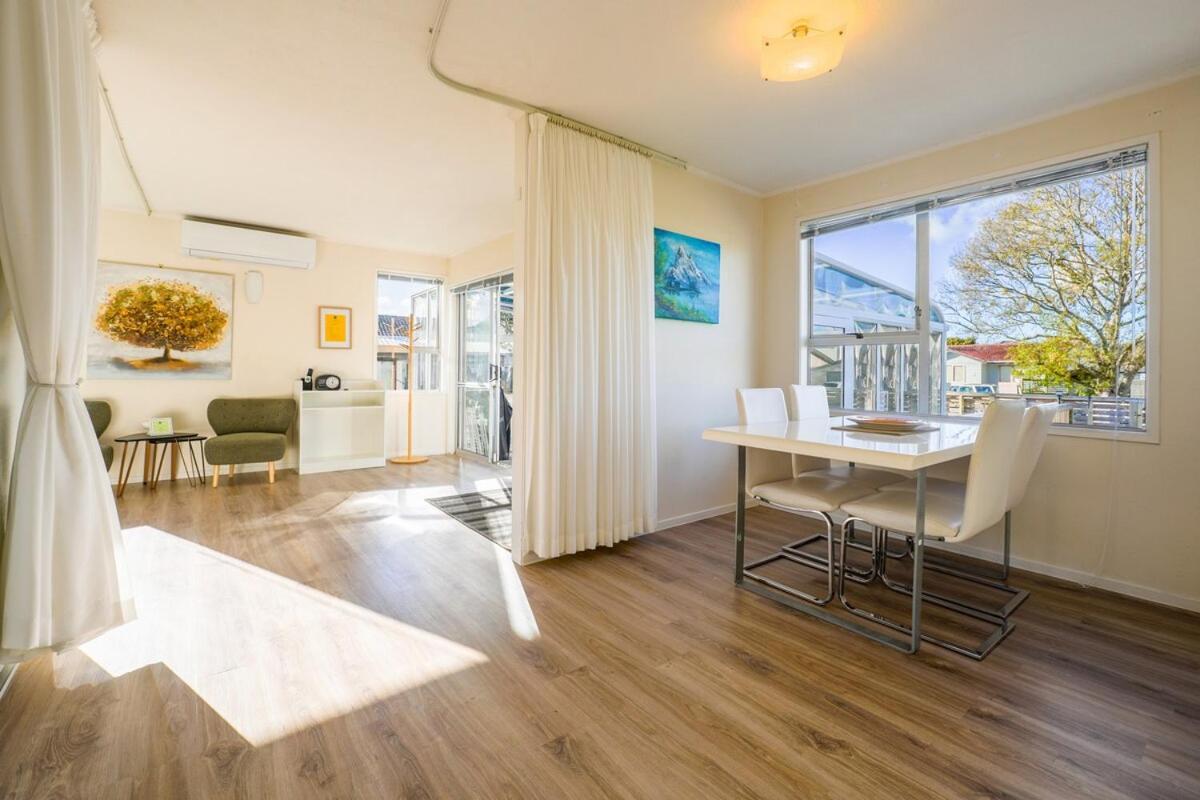 Holiday home Stunning Two Bedroom House In In Half Moon Bay *