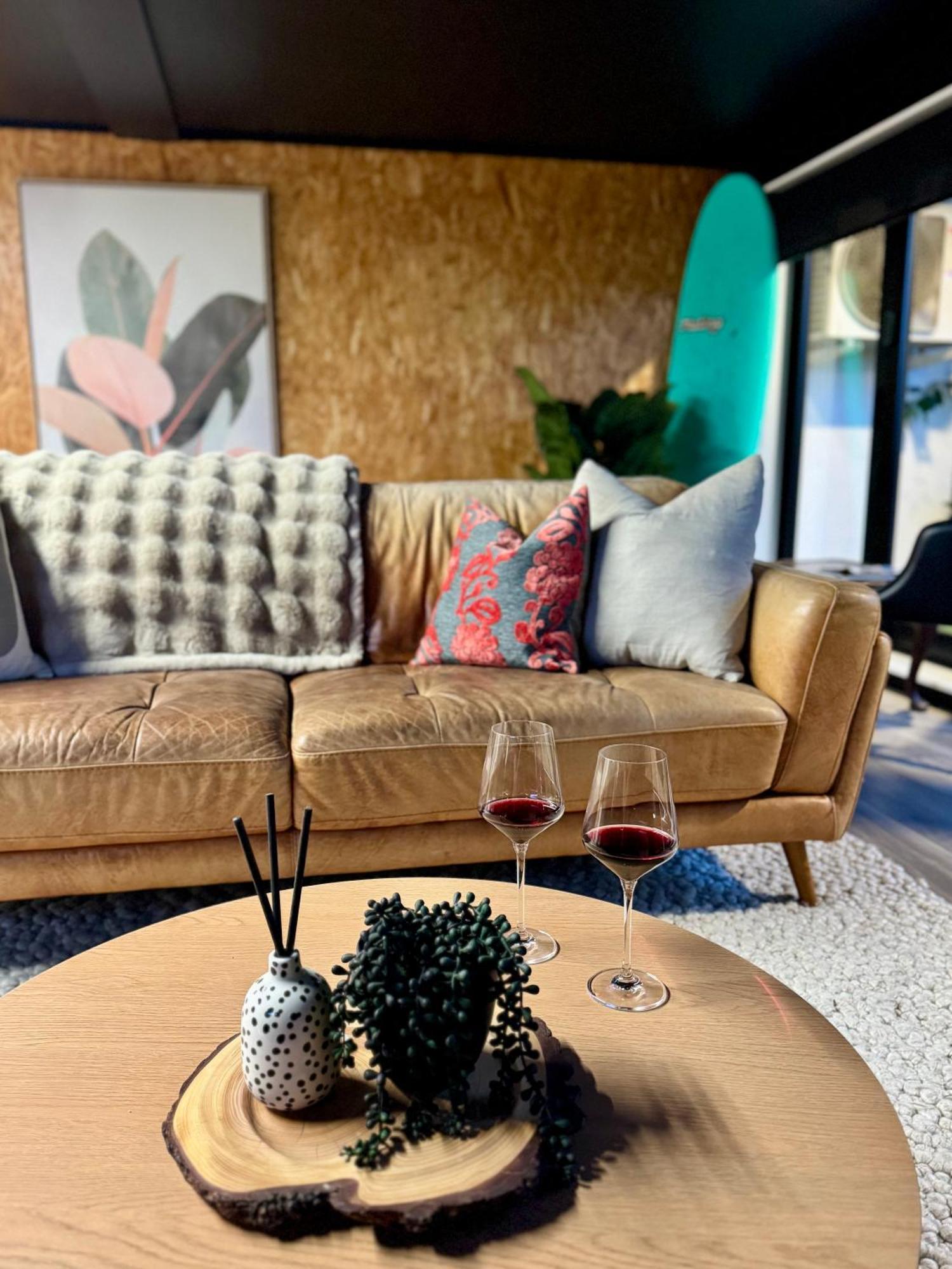 Sandy Toes & Netflix Nights, Relaxing Retreat Guest house *