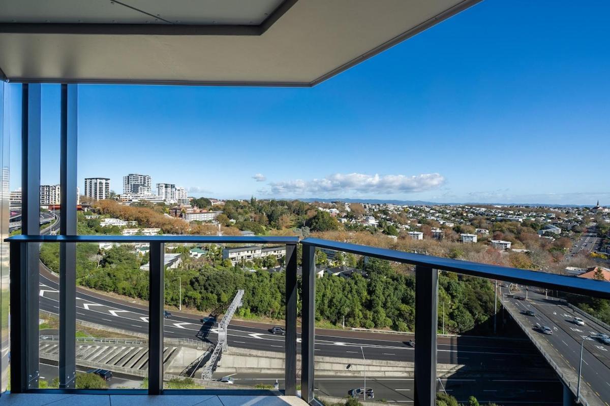 Cozy With View Auckland
