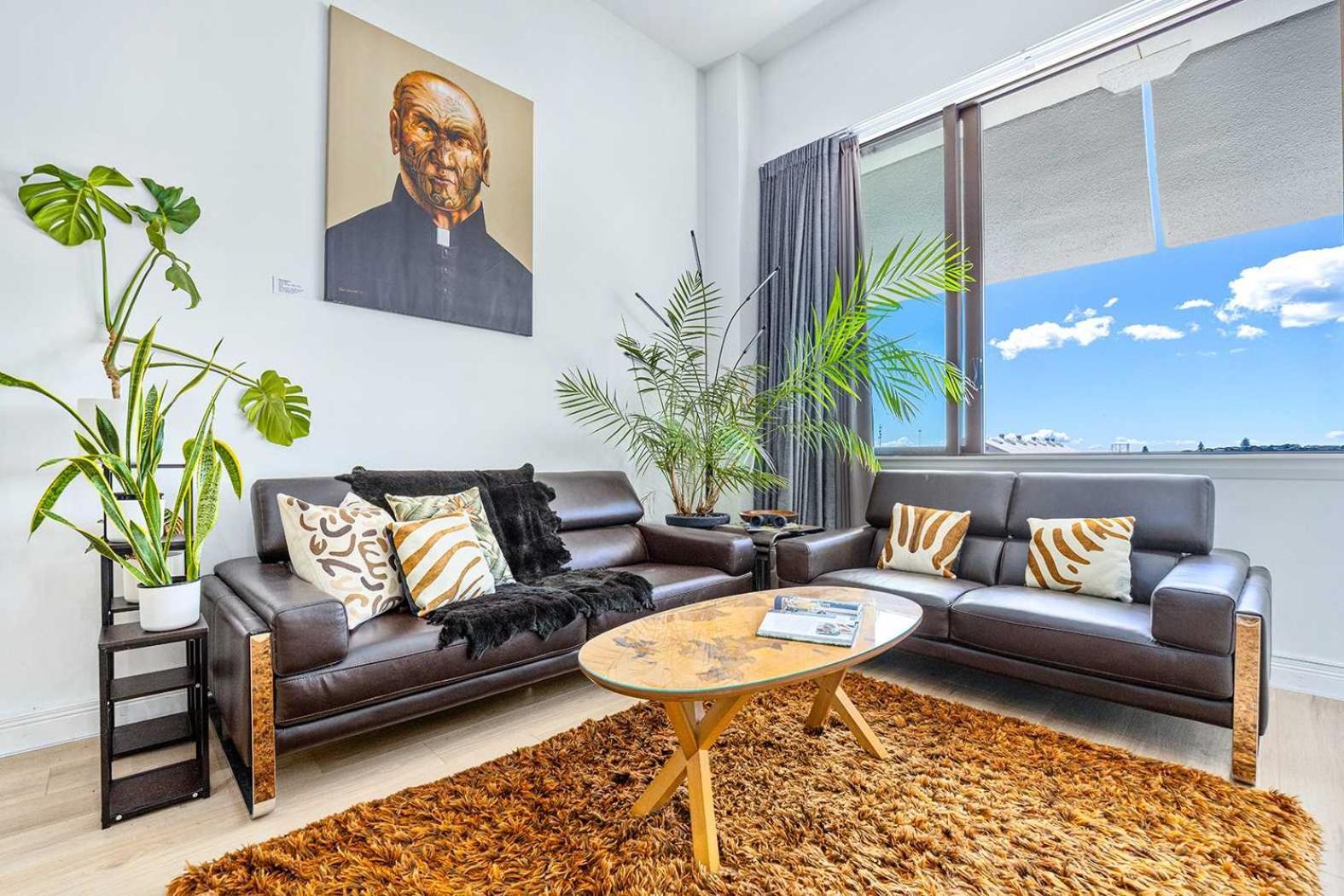 Waterfront Loft At Quay, Walk To Ferry & Train Apartment