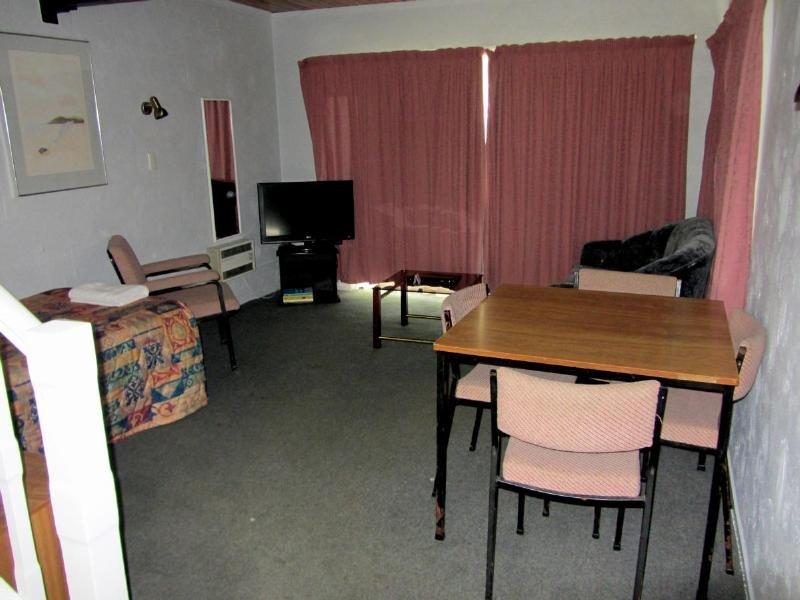 Oakwood Manor Motor 3*