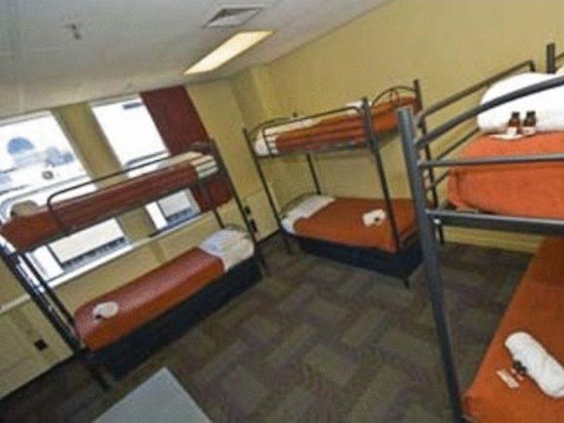 Hostel Base *