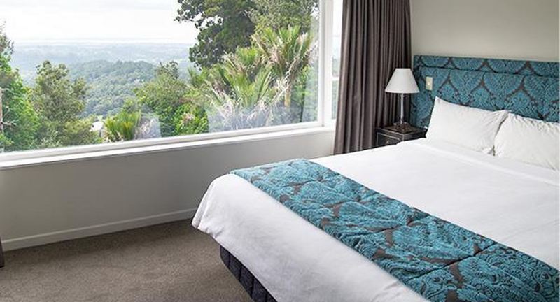 Hotel Waitakere &