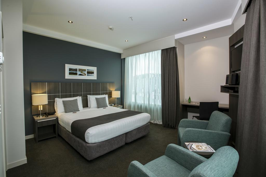 Quest Highbrook Aparthotel 4*