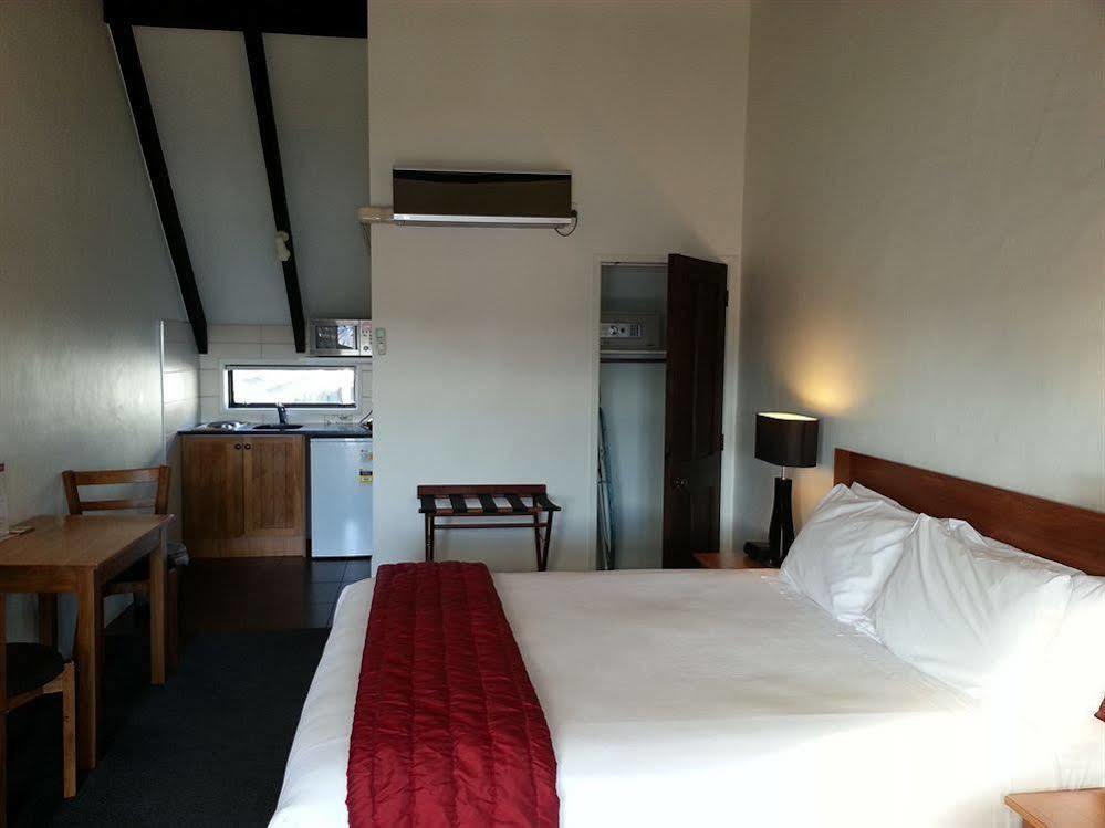Knights 4* Auckland
