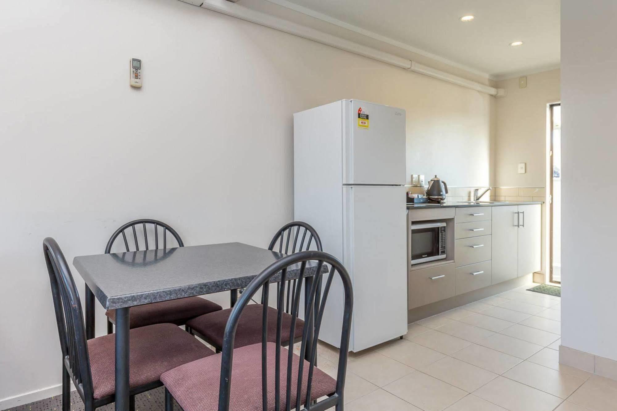 Motel Anzac Court 4*